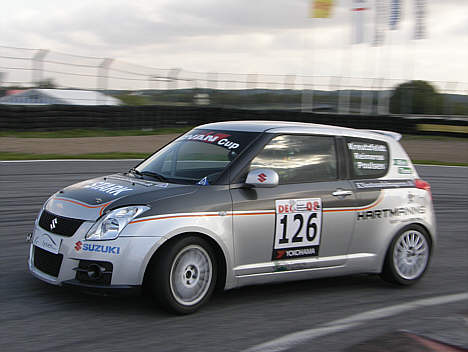 HP Racing's DEC racer ude for af 'give en på opleveren'!